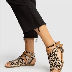 Blowfish Malibu Chic Leopard Print Sandals with Tan Straps NEW Size 9.5